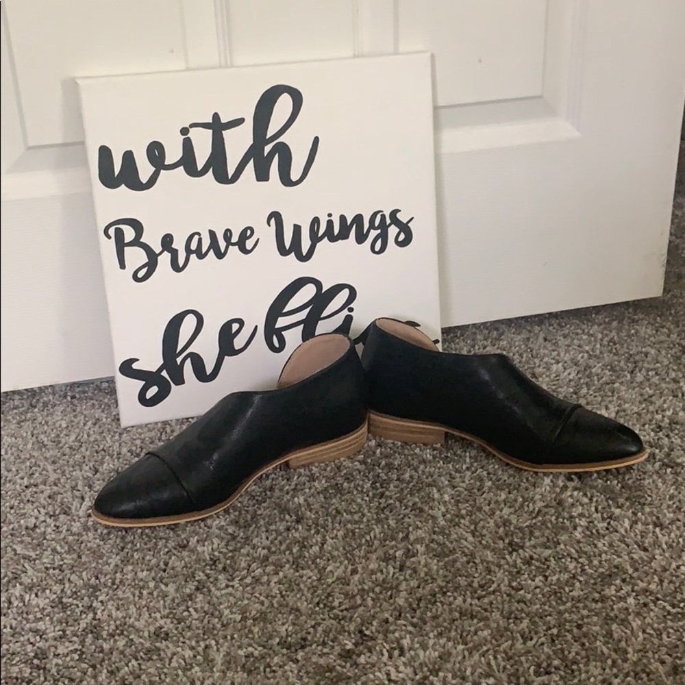 Slide on shoes - Picture 2 of 3